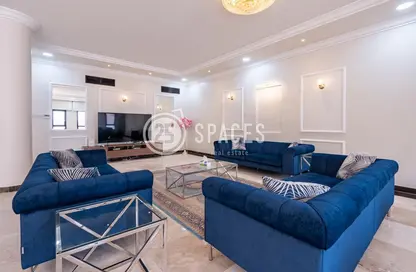 Living Room image for: Villa - 5 Bedrooms - 6 Bathrooms for rent in East Gate - West Bay Lagoon - Doha, Image 1