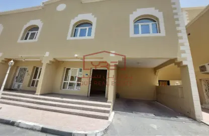 Villa - 5 Bedrooms - 4 Bathrooms for rent in Izghawa - Izghawa - Doha