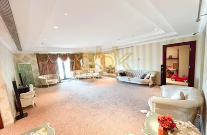 Apartment - 2 Bedrooms - 4 Bathrooms for sale in West Porto Drive - Porto Arabia - The Pearl Island - Doha