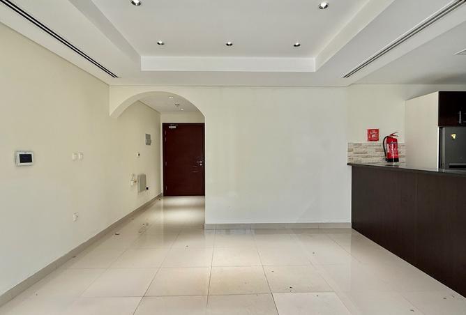 933261 - Property Image 2