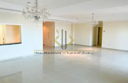 Apartment - 2 Bedrooms - 3 Bathrooms for rent in West Porto Drive - Porto Arabia - The Pearl Island - Doha