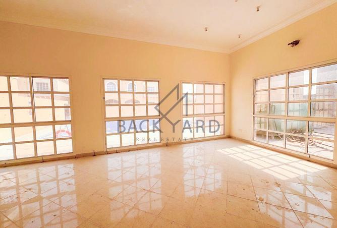 893481 - Property Image 3