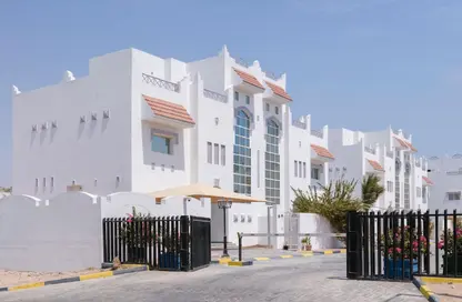 فيلا - 4 غرف نوم - 3 حمامات للايجار في شارع وادي الشاهينيا - عين خالد - الدوحة