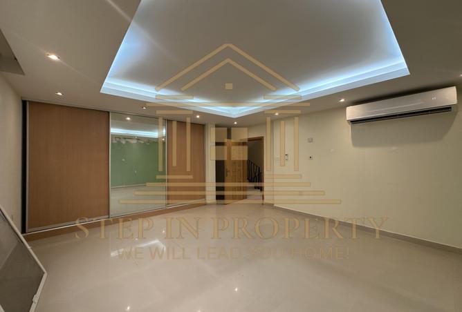 977130 - Property Image 3