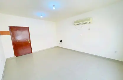 شقة - غرفة نوم - 2 حمامات للايجار في شقق مساكن المطار القديم - طريق المطار القديم - الدوحة