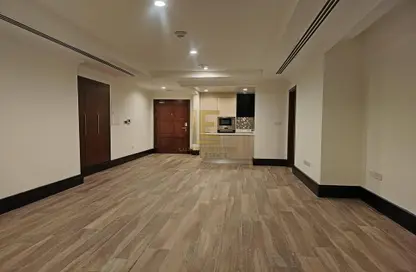 Apartment - Studio - 1 Bathroom for rent in Viva West - Viva Bahriyah - The Pearl Island - Doha