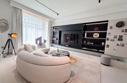 Apartment - 2 Bedrooms - 3 Bathrooms for sale in Fox Hills - Fox Hills - Lusail