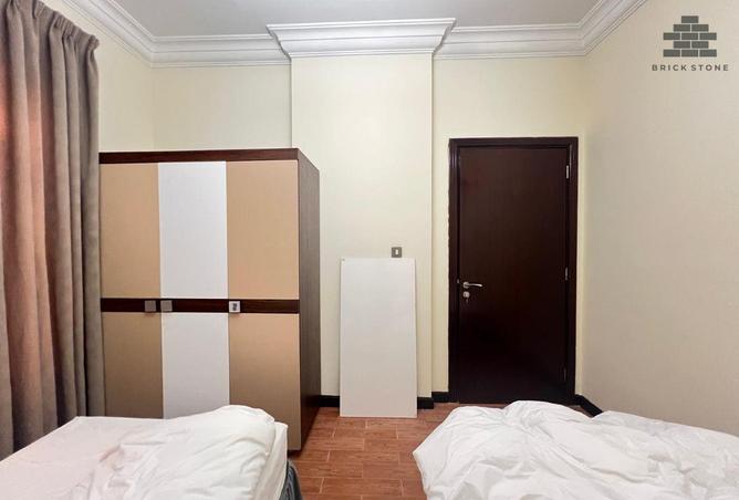 988476 - Property Image 2