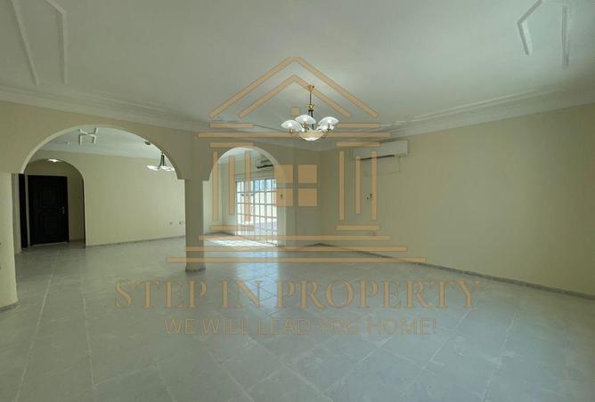 958433 - Property Image 2