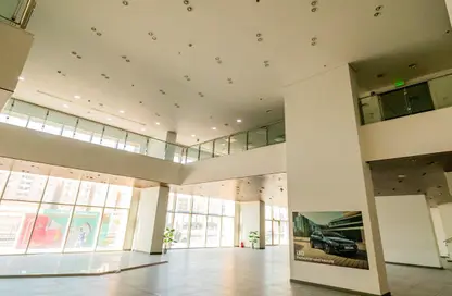 Show Room - Studio - 2 Bathrooms for rent in B-Ring Road - B-Ring Road - Doha