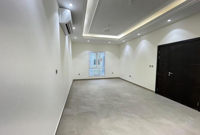 931132 - Property Image 3