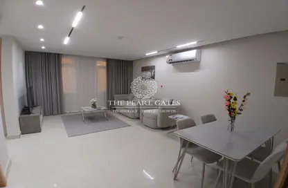 شقة - غرفة نوم - 1 حمام للايجار في شارع عاصم بن عمر - المنصورة - الدوحة