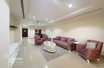 Apartment - 2 Bedrooms - 3 Bathrooms for rent in West Porto Drive - Porto Arabia - The Pearl Island - Doha