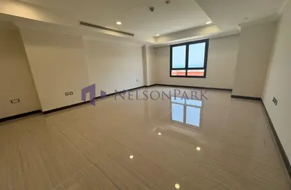Apartment - 1 Bedroom - 2 Bathrooms for rent in Tower 21 - Porto Arabia - The Pearl Island - Doha