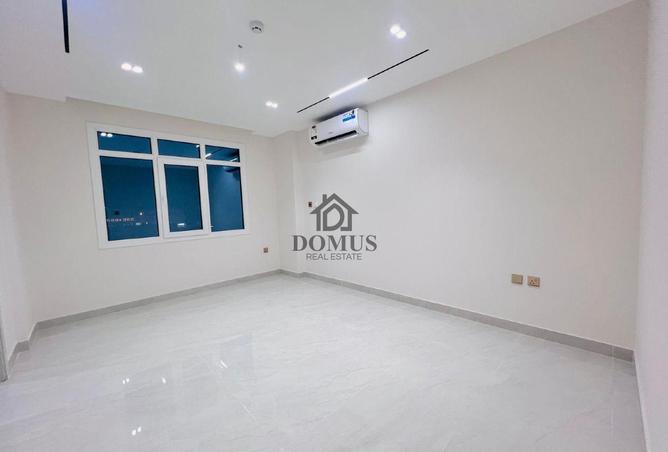 955828 - Property Image 2