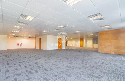مساحات مكتبية - استوديو - 2 حمامات للايجار في مجمع المها التجاري - جديد الهتمي - فريج بن عمران - الدوحة