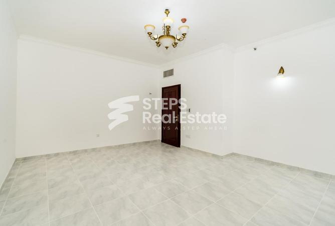 931599 - Property Image 2