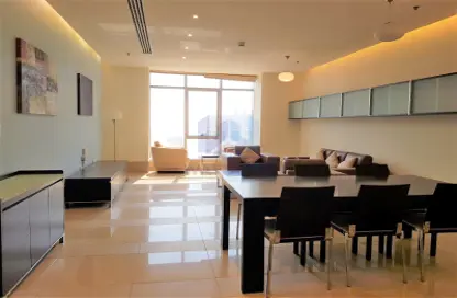 صورة لـ غرفة المعيشة / غرفة الطعام شقة - 2 غرف نوم - 3 حمامات للايجار في برج وست باي - الخليج الجنوبي - الخليج الغربي - الدوحة ، صورة رقم 1