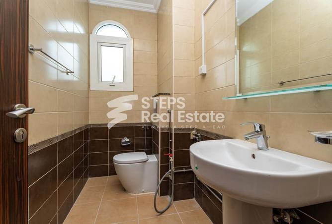 987321 - Property Image 2