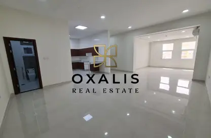 شقة - 3 غرف نوم - 3 حمامات للايجار في الوعب - الوعب - الدوحة