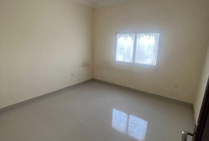 942858 - Property Image 2