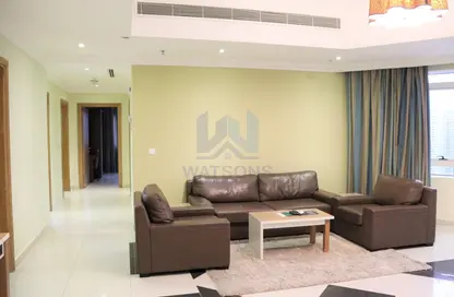 Living Room image for: Apartment - 3 Bedrooms - 3 Bathrooms for rent in City Center Towers - West Bay - Doha, Image 1
