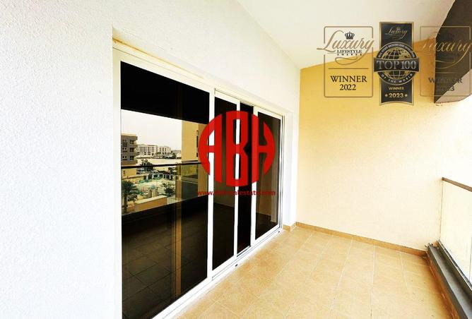 987800 - Property Image 2