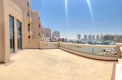 تاون هاوس - 4 غرف نوم - 6 حمامات للايجار في طريق بورتو الشرقي - بورتو أرابيا - جزيرة اللؤلؤة - الدوحة