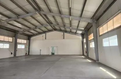 Warehouse - Studio - 2 Bathrooms for rent in Industrial Area 4 - Industrial Area - Industrial Area - Doha