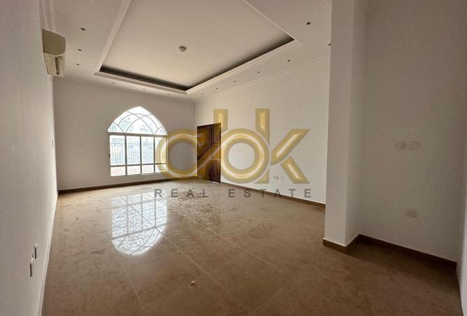 995609 - Property Image 2