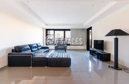 Living Room image for: Townhouse - 2 Bedrooms - 3 Bathrooms for sale in East Porto Drive - Porto Arabia - The Pearl Island - Doha, Image 1