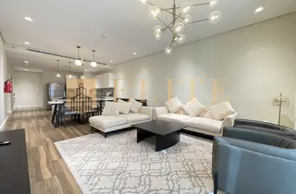 Apartment - 2 Bedrooms - 4 Bathrooms for rent in Floresta Gardens - Floresta Gardens - The Pearl Island - Doha Apartment - 2 Bedrooms - 4 Bathrooms for rent in Floresta Gardens - Floresta Gardens - The Pearl Island - Doha