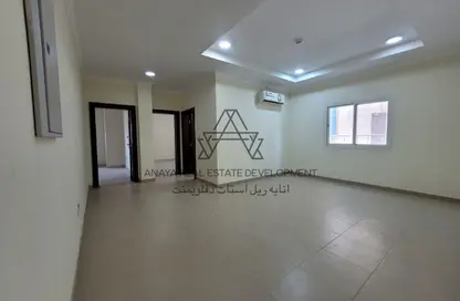 شقة - 2 غرف نوم - 2 حمامات للايجار في شارع المطار القديم - طريق المطار القديم - الدوحة