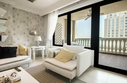 شقة - 2 غرف نوم - 2 حمامات للايجار في طريق بورتو الشرقي - بورتو أرابيا - جزيرة اللؤلؤة - الدوحة