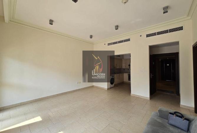 985122 - Property Image 2