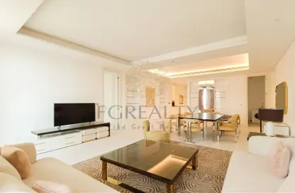 Apartment - 2 Bedrooms - 2 Bathrooms for rent in Floresta Gardens - Floresta Gardens - The Pearl Island - Doha
