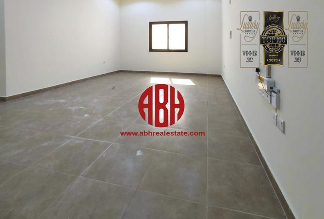 Apartment - 2 Bedrooms - 2 Bathrooms for rent in Al Doha Plaza - Al Sadd - Al Sadd - Doha