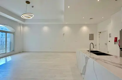 شقة - 2 غرف نوم - 2 حمامات للايجار في دي 22 - فوكس هيلز - الوسيل