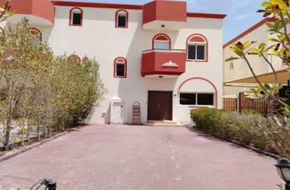 فيلا - 3 غرف نوم - 3 حمامات للايجار في فلل عين خالد - عين خالد - الدوحة