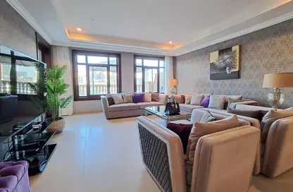 تاون هاوس - 2 غرف نوم - 3 حمامات للايجار في طريق بورتو الشرقي - بورتو أرابيا - جزيرة اللؤلؤة - الدوحة