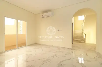 Empty Room image for: Villa - 6 Bedrooms - 7 Bathrooms for sale in Umm Salal Mohammed - Doha, Image 1