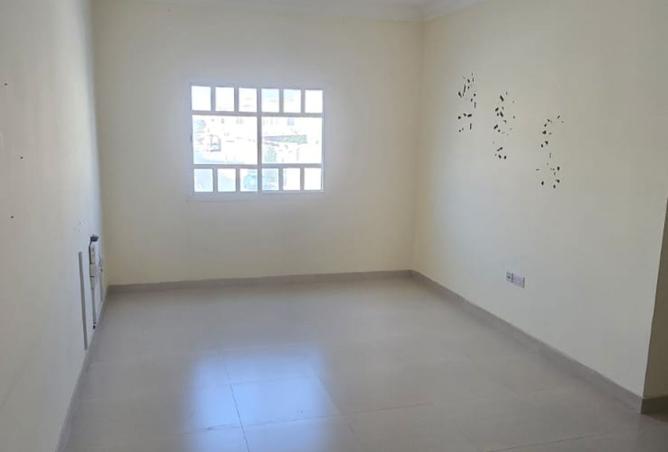 988197 - Property Image 2