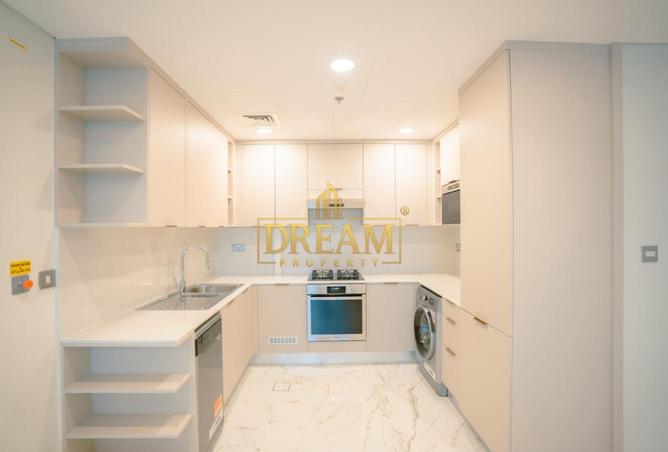 998731 - Property Image 2