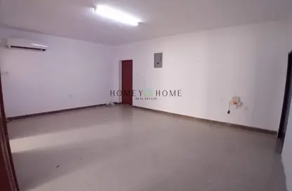 Apartment - 2 Bedrooms - 1 Bathroom for rent in Al Duhail - Al Duhail - Doha