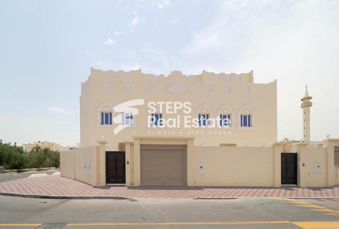 Villa for sale in Al Luqta - Al Luqta - Doha