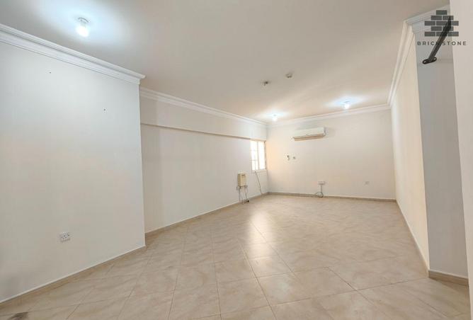 999031 - Property Image 2