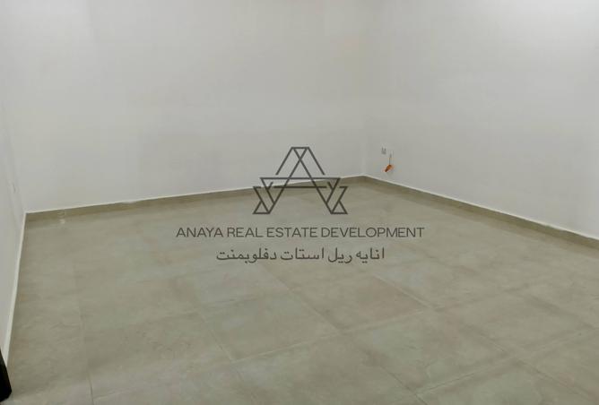 942608 - Property Image 2