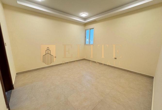 932114 - Property Image 3
