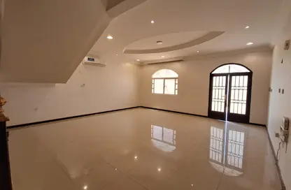 Villa - 6 Bedrooms - 6 Bathrooms for rent in Duhail Villas - Al Duhail - Doha