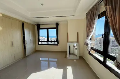 Apartment - 2 Bedrooms - 3 Bathrooms for rent in Tower 28 - Porto Arabia - The Pearl Island - Doha